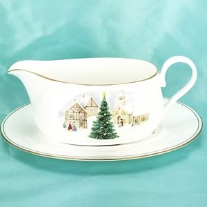 Mikasa Merry Christmas Holiday Bone China Gravy Bo